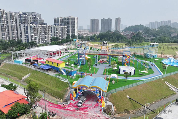 “沉睡”地塊變身“沉浸式”樂(lè)園！鶴山奇樂(lè)星球樂(lè)園開(kāi)園迎客“爆屏”！